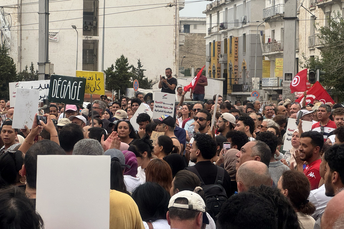 Tunus'ta muhalefet, Gannuşi'nin sağlık durumu için acil açıklama istedi