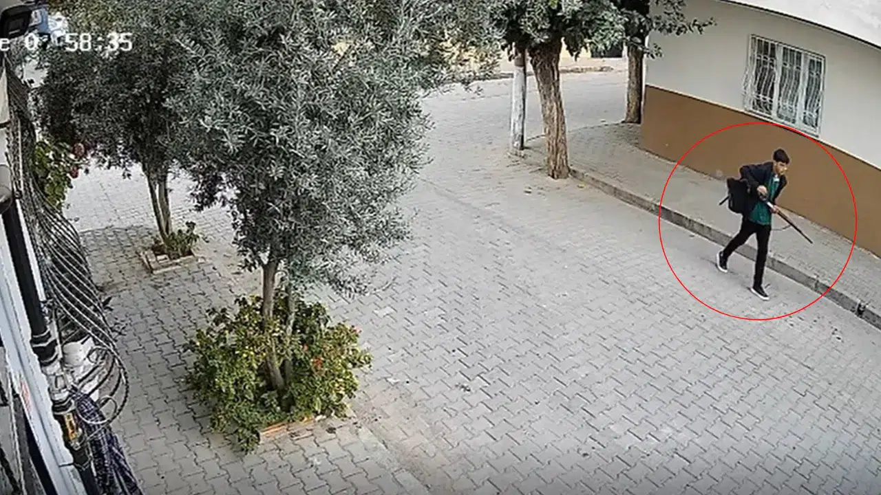 Türkiye'nin Batısında Okul Önünde Silahlı Saldırı: En Az 5 Yaralı