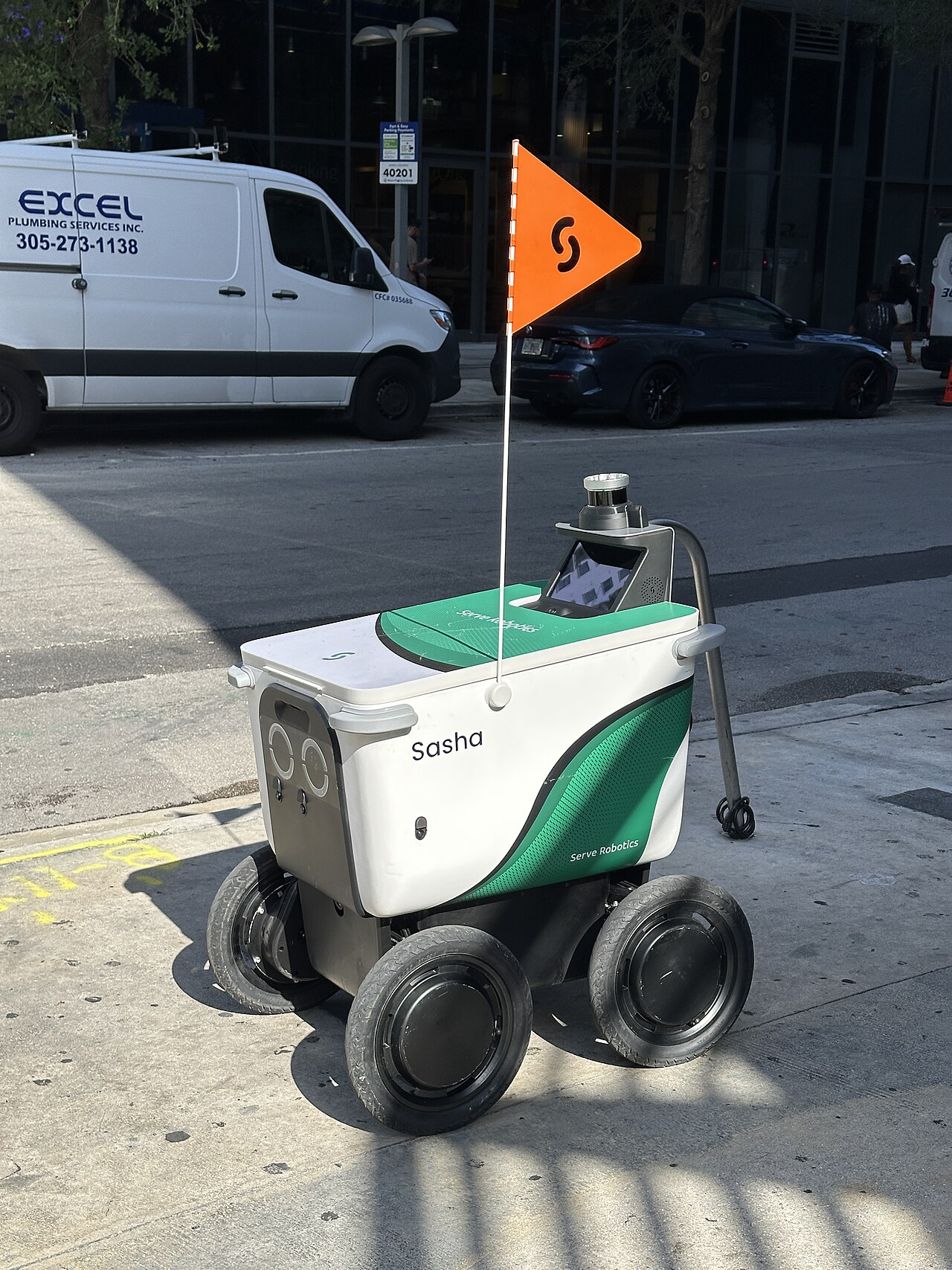 Uber, Serve Robotics'tan Çıkıyor: Teslimat İttifakı Çöküyor