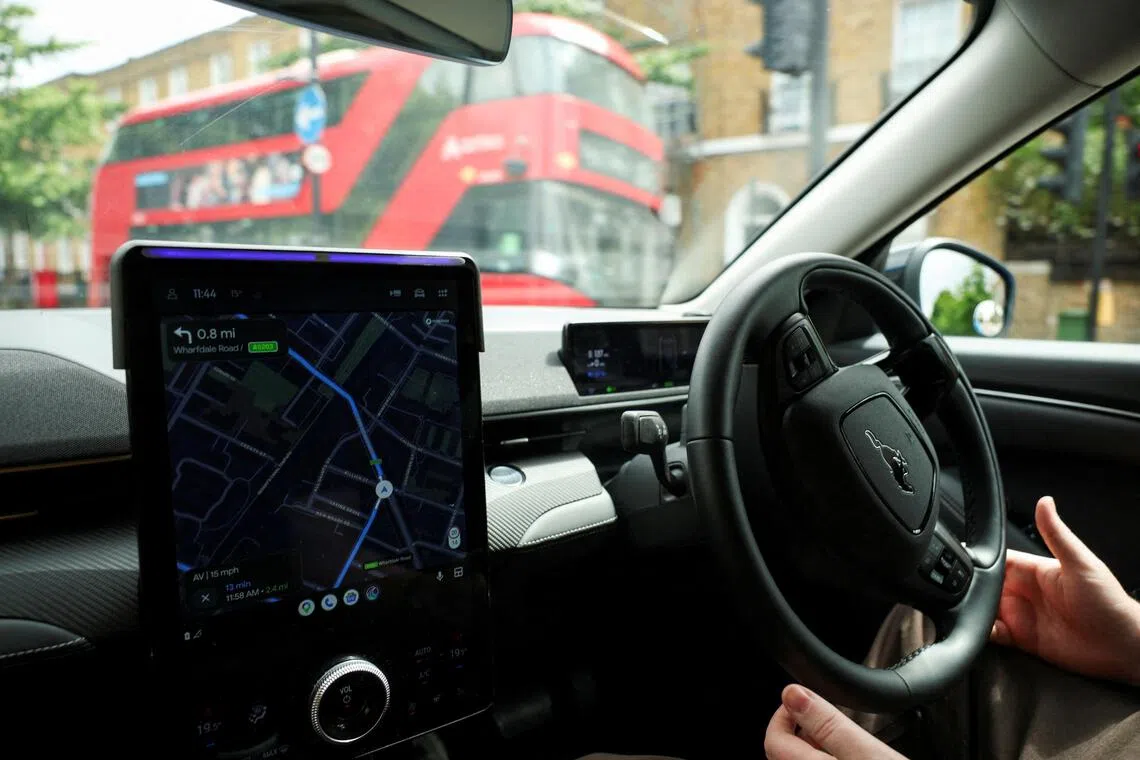 Uber ve Wayve Londra'da İlk Robotaksi Hizmetini Başlattı