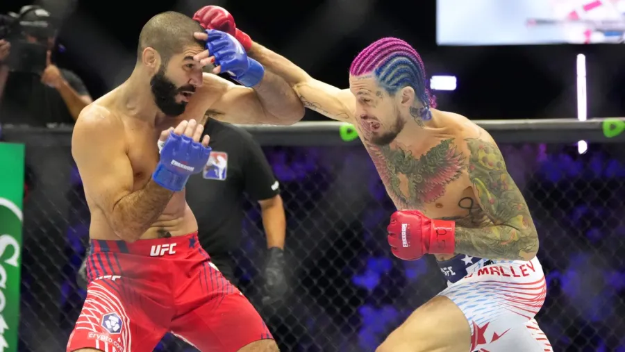 UFC dövüşçüsü Trump'a 'Senin için bir Kanadalıyı nakavt ettim' dedi