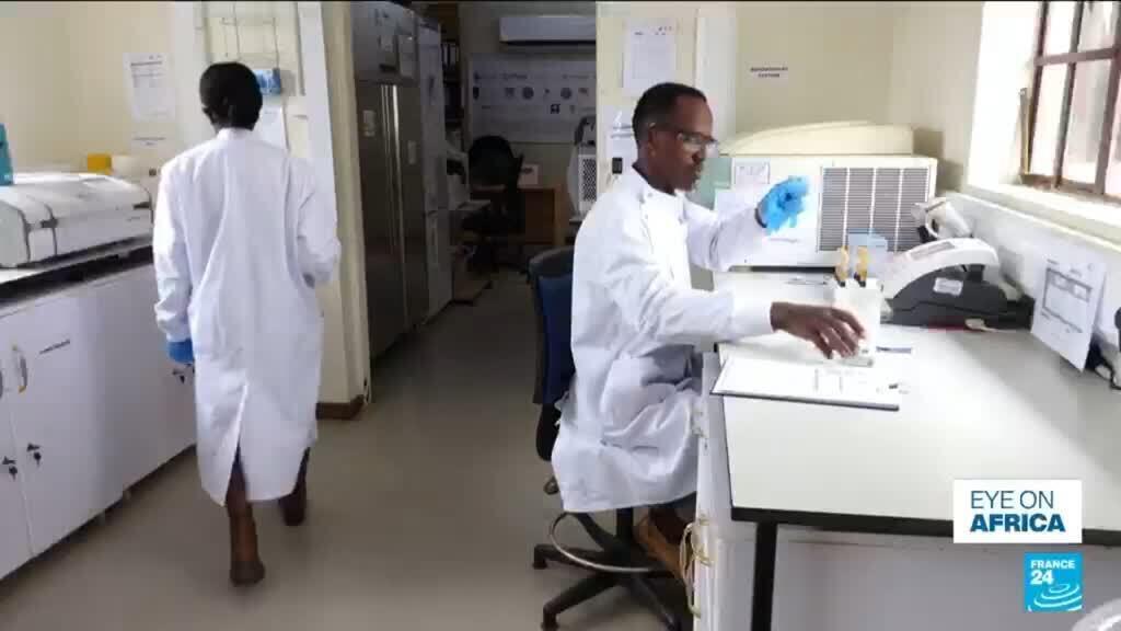 Uganda'da Ebola aşısı denemesi başladı