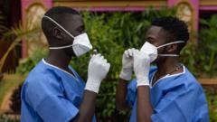Uganda Ebola'ya karşı zafer kazanırken DR Kongo'da virüs yayılıyor