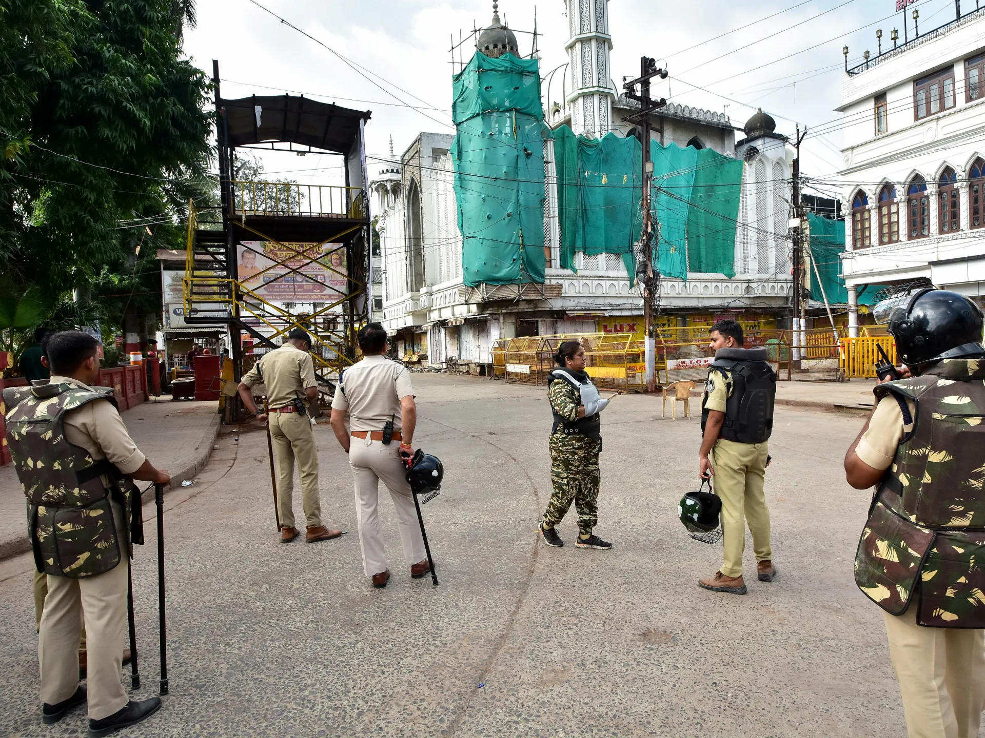 Ujjain'de Şahi Camii'nin bir kısmı yıkıldı: Müslümanlar kendileri söktü