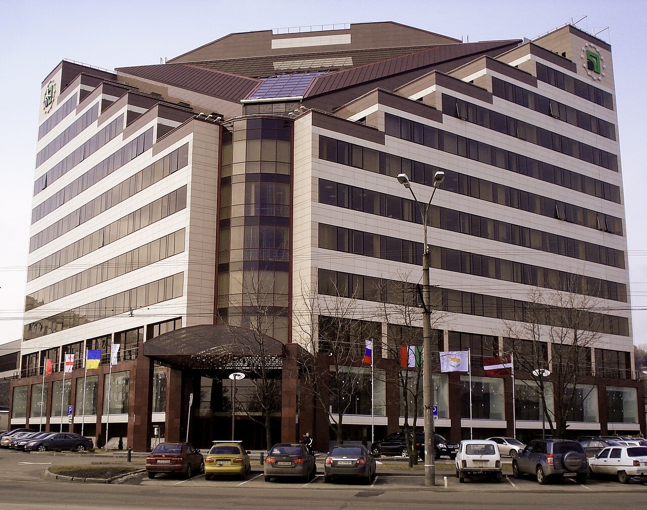 Ukrayna'nın En Büyük Bankası Savaş Bölgesinde Nasıl Yönetiliyor