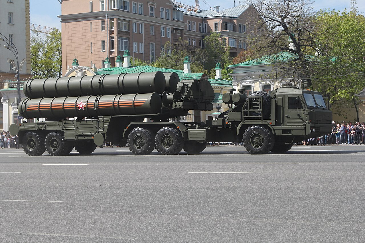 Ukrayna İHA’sı Kırım’da Rus S-400 Fırlatıcısını İmha Etti