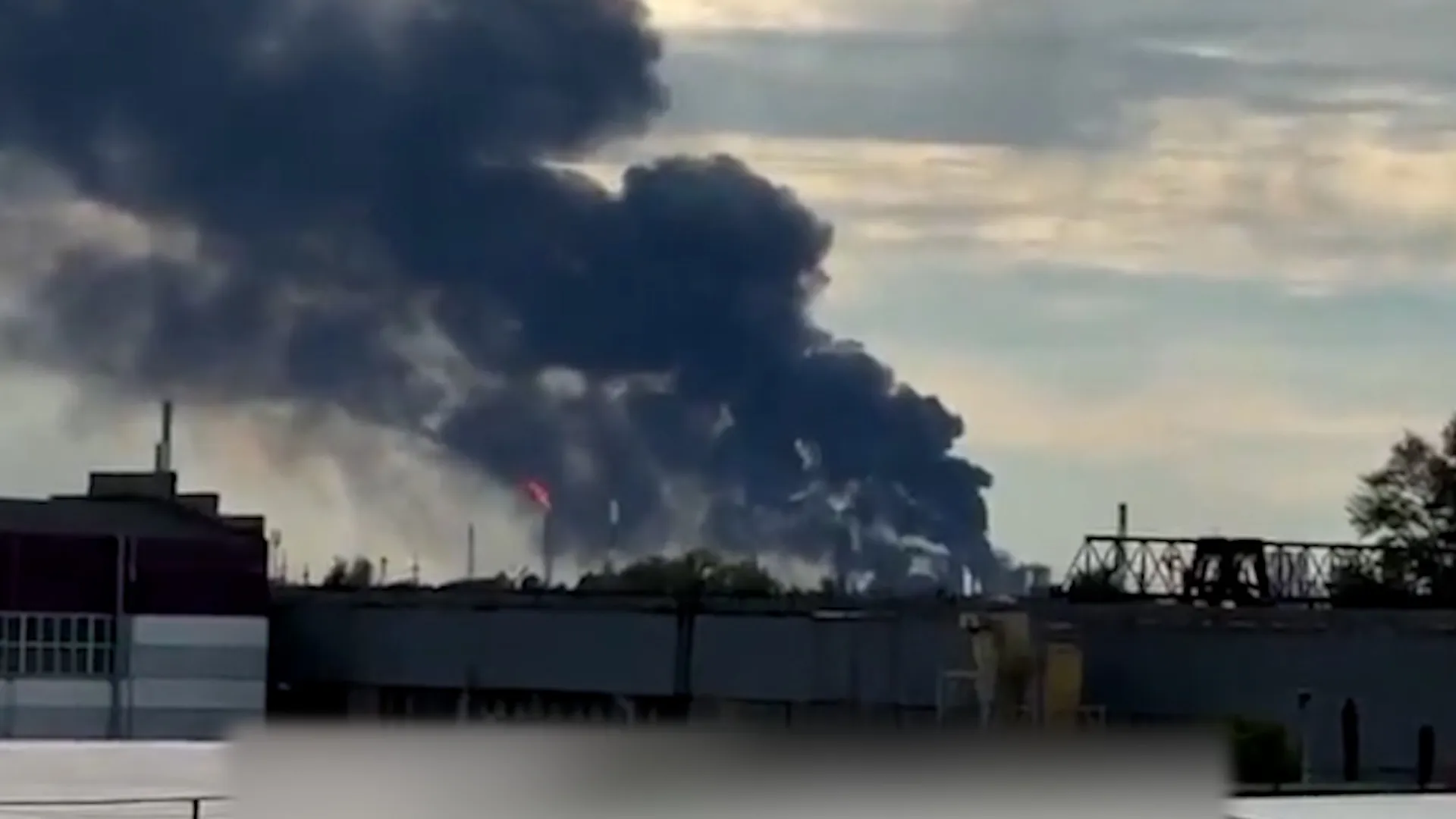 Ukrayna İHA'ları Rus Yakıt Tankerlerini Vurdu