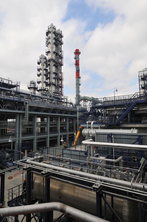 Ukrayna insansız hava araçları Rusya'nın en büyük petrol rafinerisini vurdu