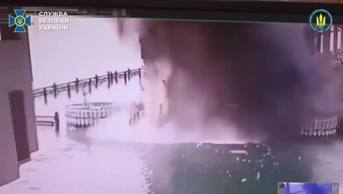 Ukrayna, Kırım’daki büyük köprüyü vurdu: Rusya’ya darbe