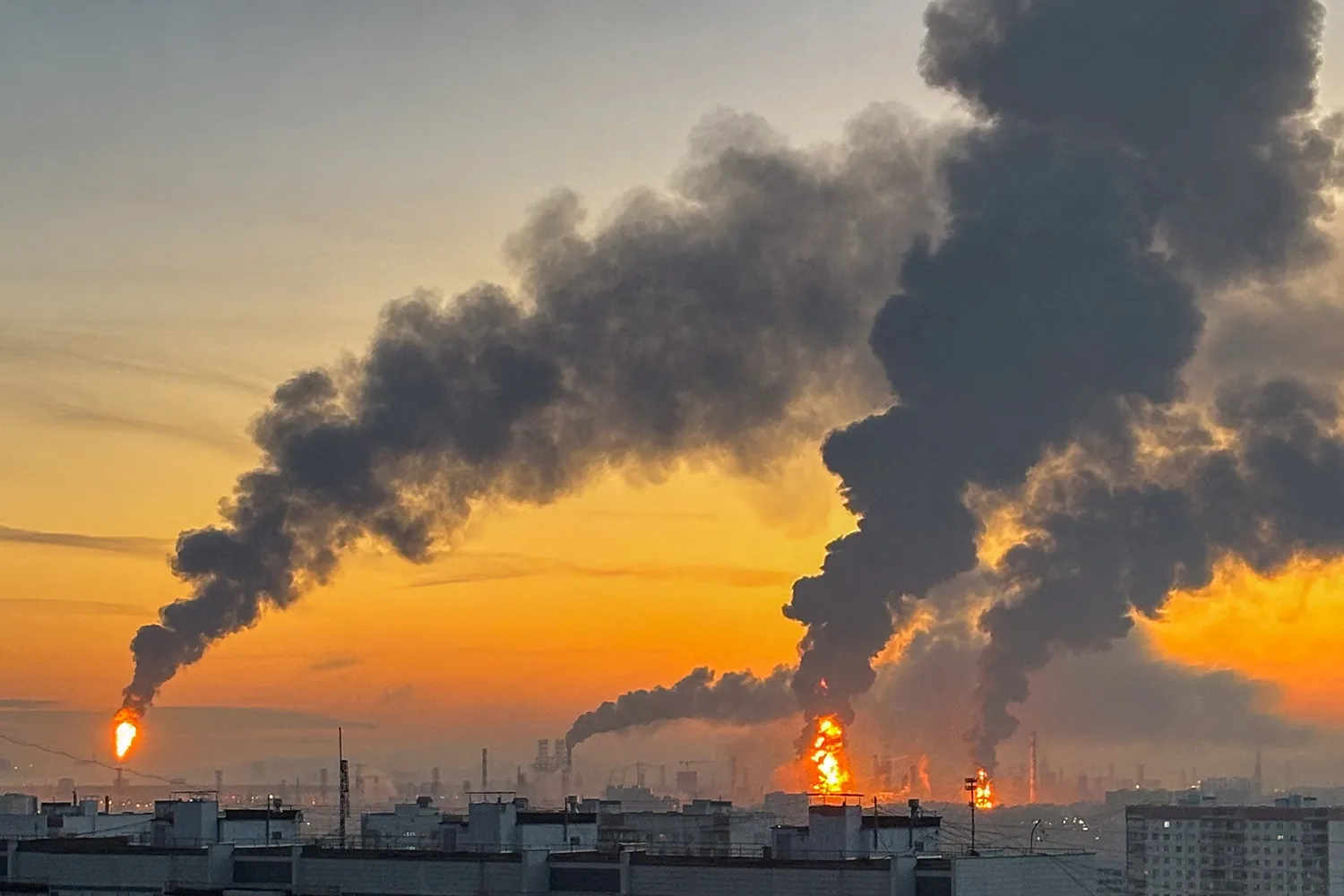 Ukrayna, Rus Petrol Rafinerilerine Saldırılarına Yeniden Başladı
