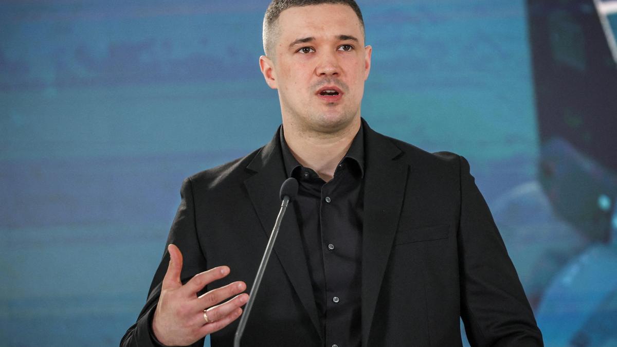 Ukrayna'da Savunma Bakanı'nın Görevden Alınmasına Karşı Protestolar