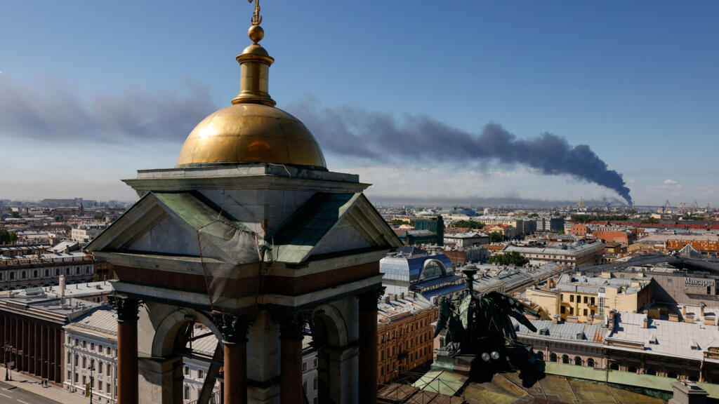 Ukrayna'dan Putin'in Forumuna 'Davos' Öncesi Sürpriz: St. Petersburg'a Drone Saldırısı