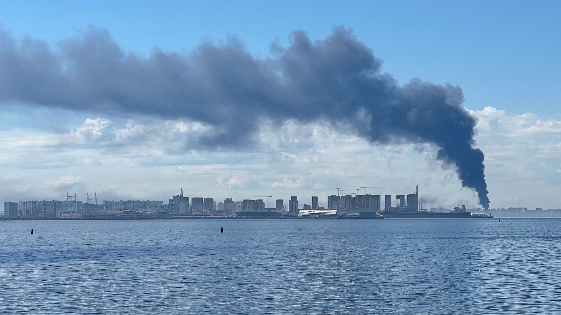 Ukrayna'dan St. Petersburg'a İHA Saldırısı: Petrol Terminali Vuruldu