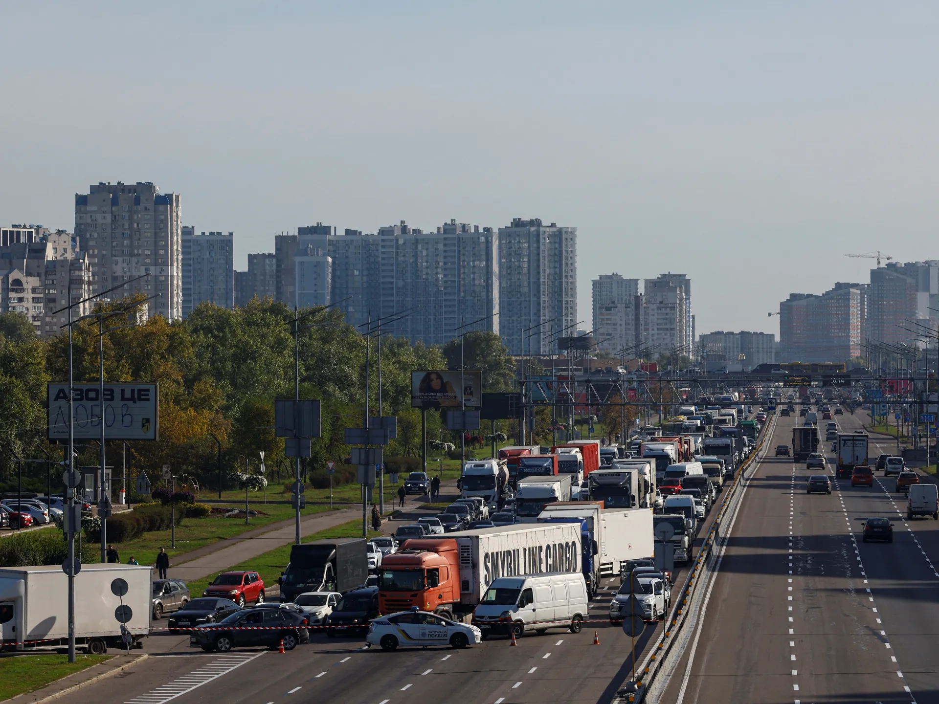 Ukrayna yaptırımların sıkılaştırılmasını istiyor: Rus saldırıları Kiev'de trafiği felç etti