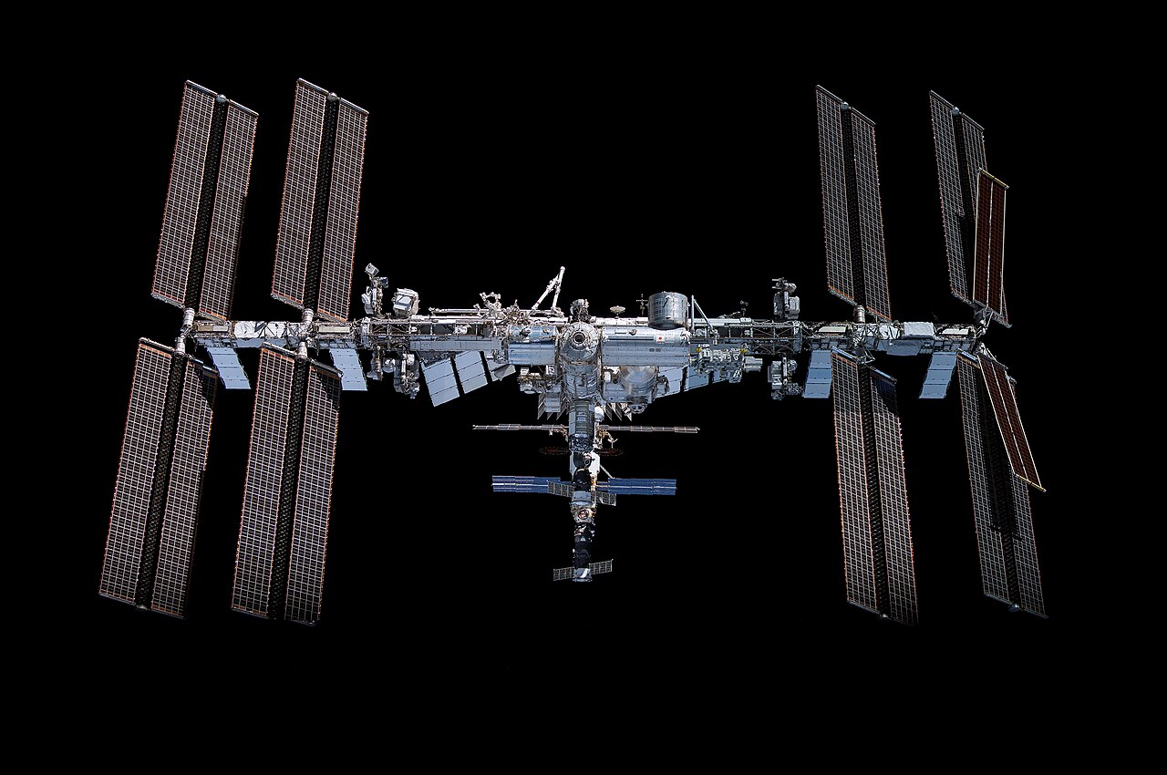 Uluslararası Uzay İstasyonu'nda hava kaçağı: Astronotlar sığınağa çekildi