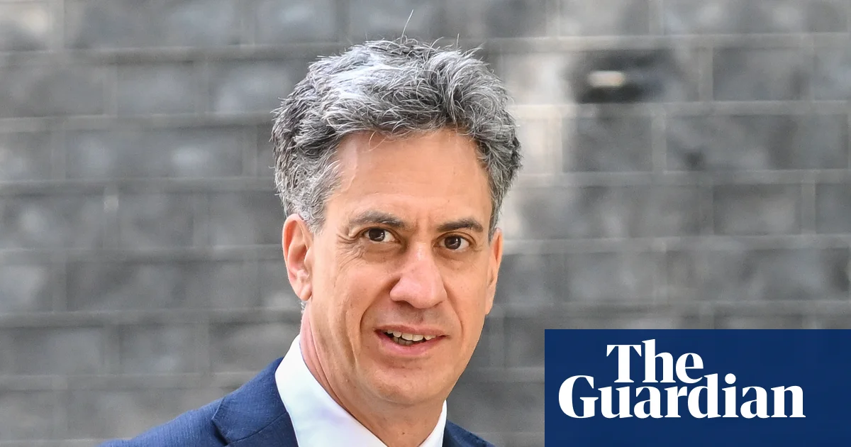 Unison'dan Burnham Hükümetinde Ed Miliband'a Kansöler Desteği