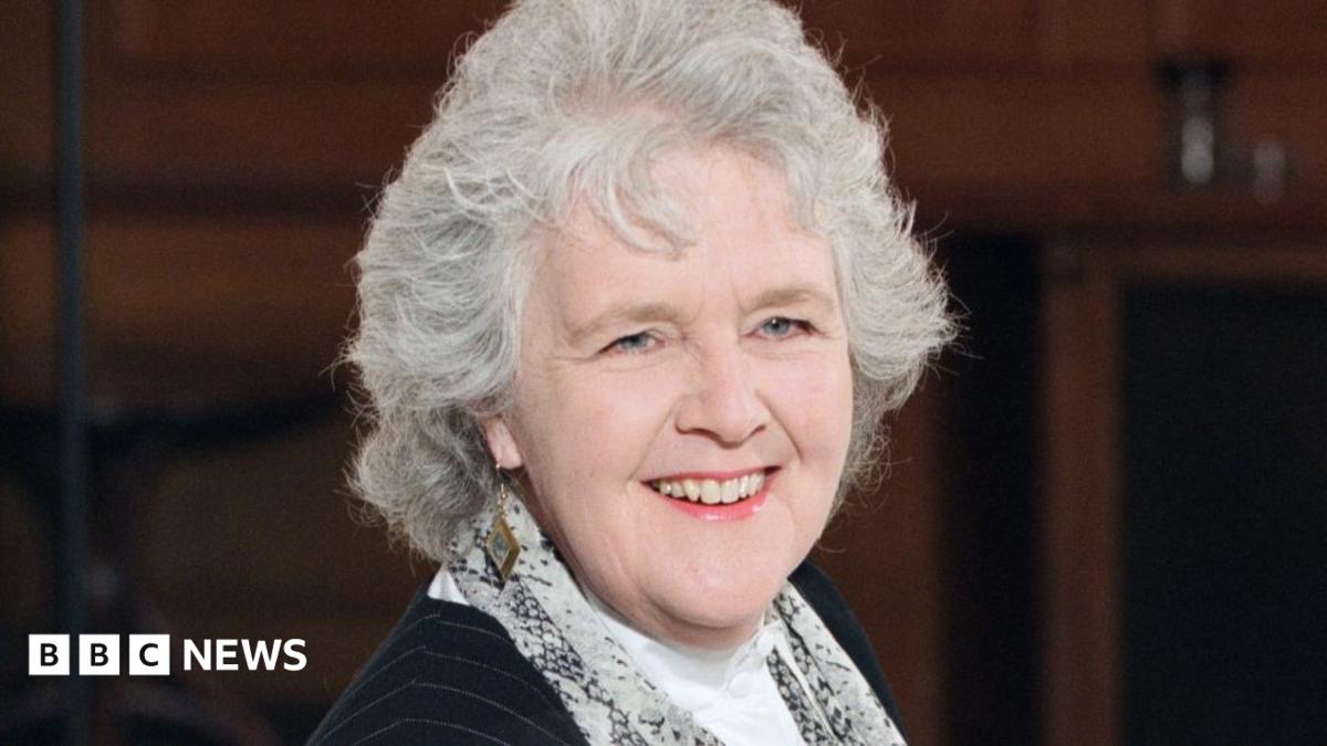 Ünlü İngiliz aktris Stephanie Cole 84 yaşında hayatını kaybetti