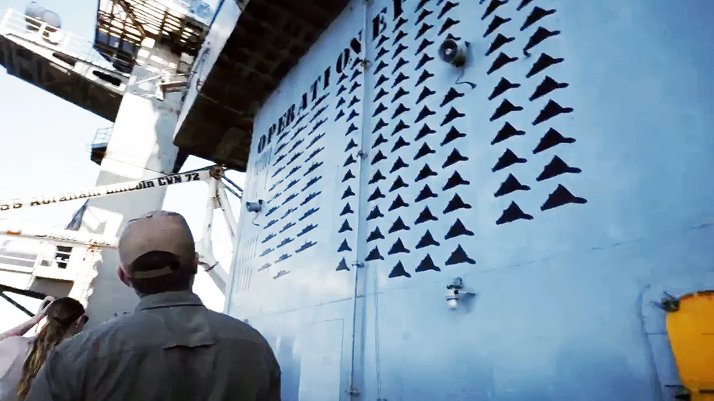 USS Abraham Lincoln 'Kill Mark'larla Üsse Döndü
