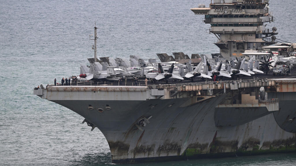 USS Abraham Lincoln Uçak Gemisi 9 Ay Sonra Tayland'a Demir Attı