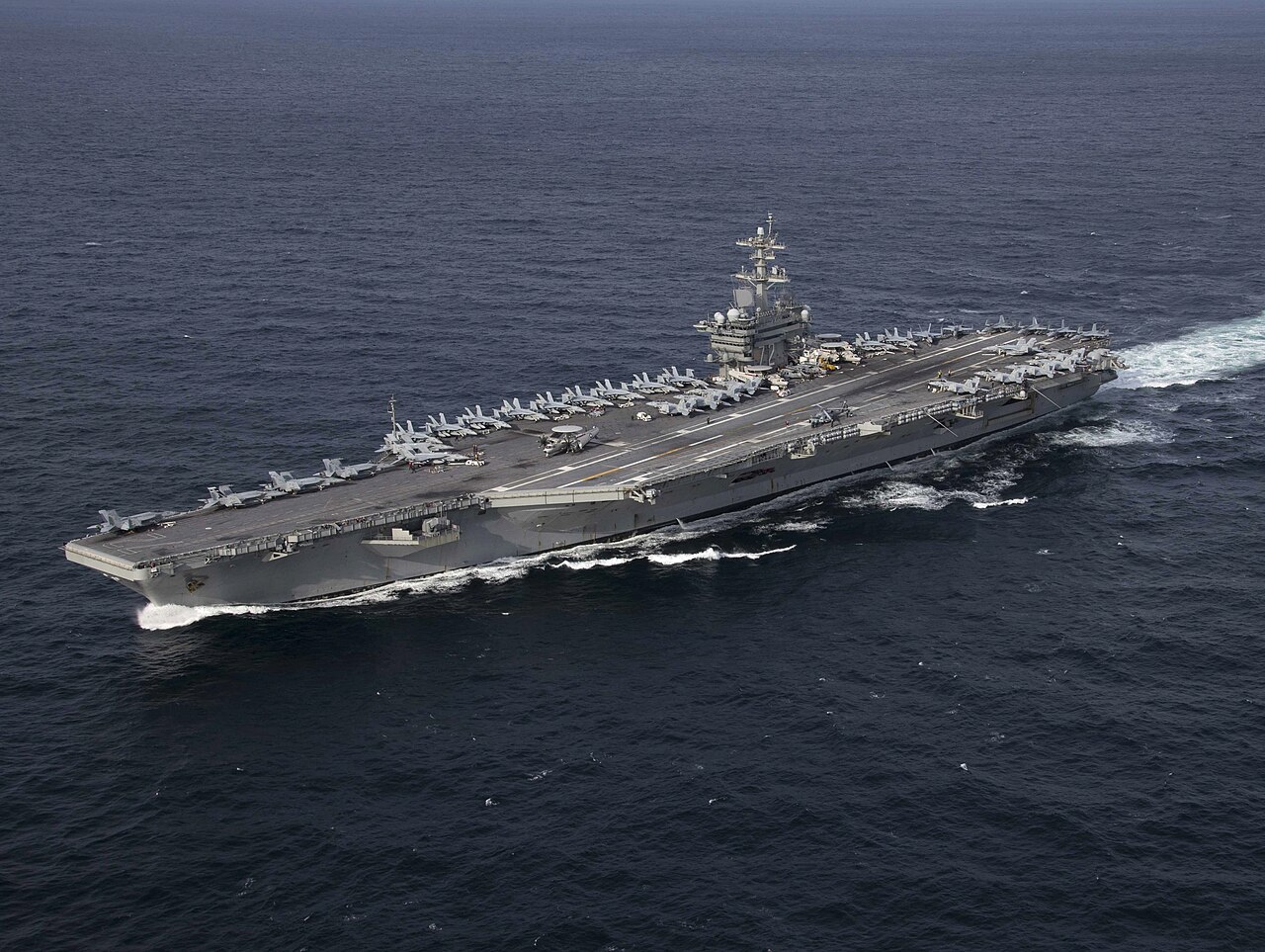 USS Lincoln'ün Zorlukları, Uzun İran Savaşında ABD Donanması Sınırlarını Gösteriyor