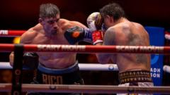 Usyk-Verhoeven maçının hakemi: 11. rauntta durdurmak için yeterli sebep vardı