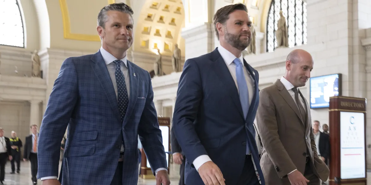 Vance'e yakın isimler neden Trump yönetiminden ayrılıyor