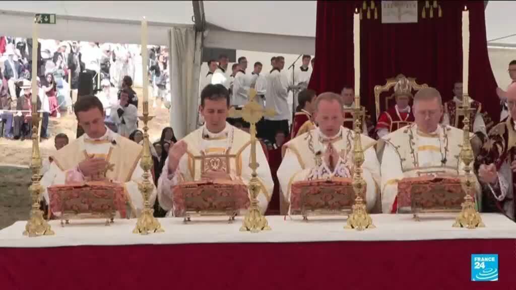 Vatikan'dan SSPX'e Aforoz: Altı Piskopos ve Dört Yeni Atama Krizi