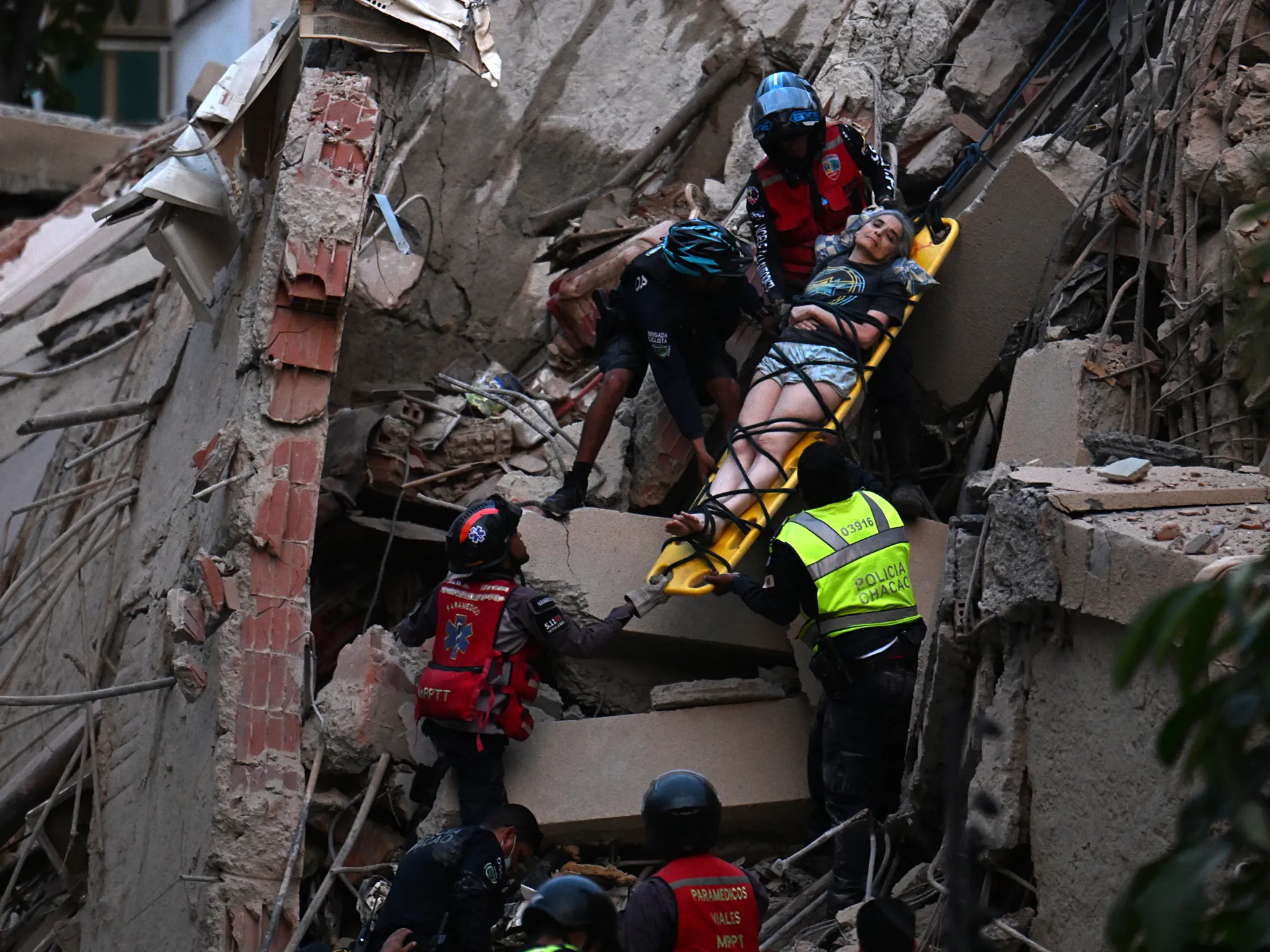 Venezuela'da çifte deprem felaketi: 700'den fazla yaralı