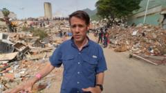Venezuela'da Deprem: Enkaz Altında Yakınlarını Arayan Aileler