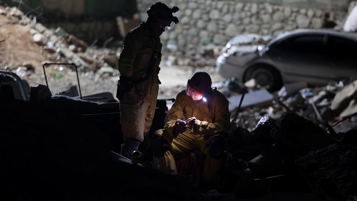 Venezuela'da deprem sonrası 8 gün enkaz altında kalan güvenlik görevlisi kurtarıldı