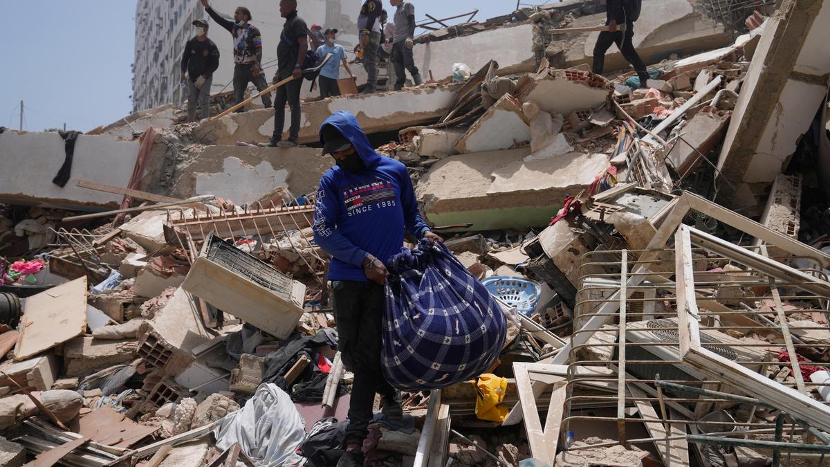 Venezuela Depremi: Binlerce Kişi Arabalarda ve Ağaç Altlarında Uyuyor