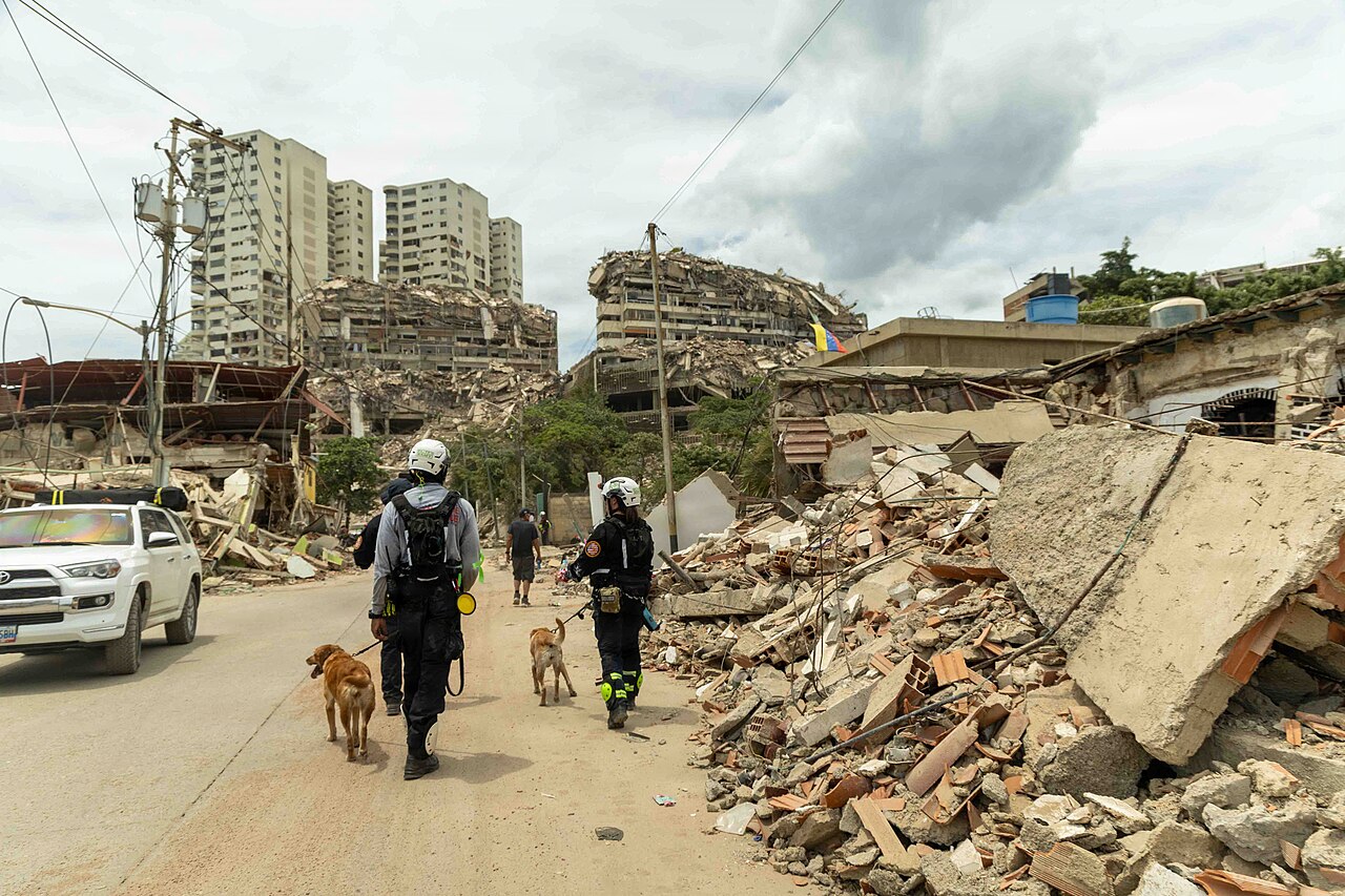 Venezuela'da Depremlerin Ardından Bir Dakikalık Saygı Duruşu
