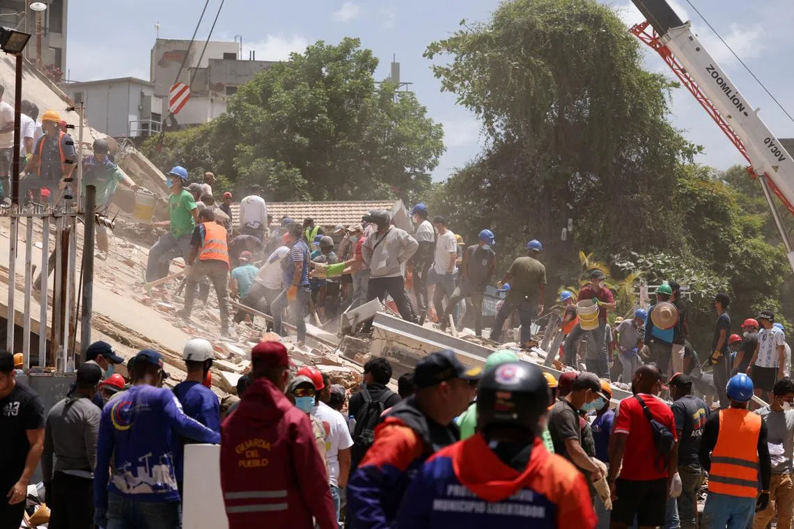 Venezuela'yı vuran iki büyük depremde ölü sayısı 188'e yükseldi