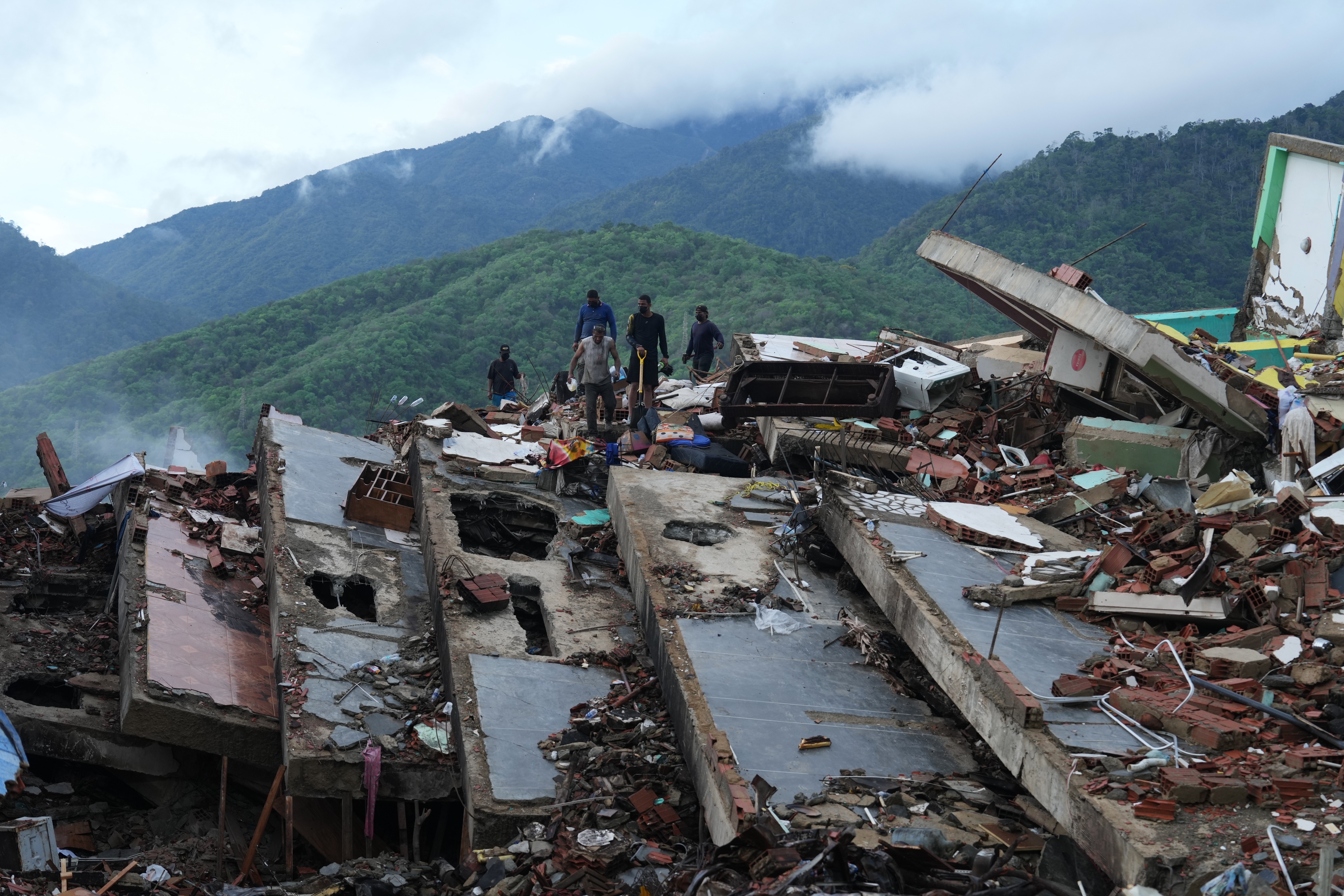 Venezuela'da iki büyük deprem: Bilinmeyen kayıplar ve insani kriz