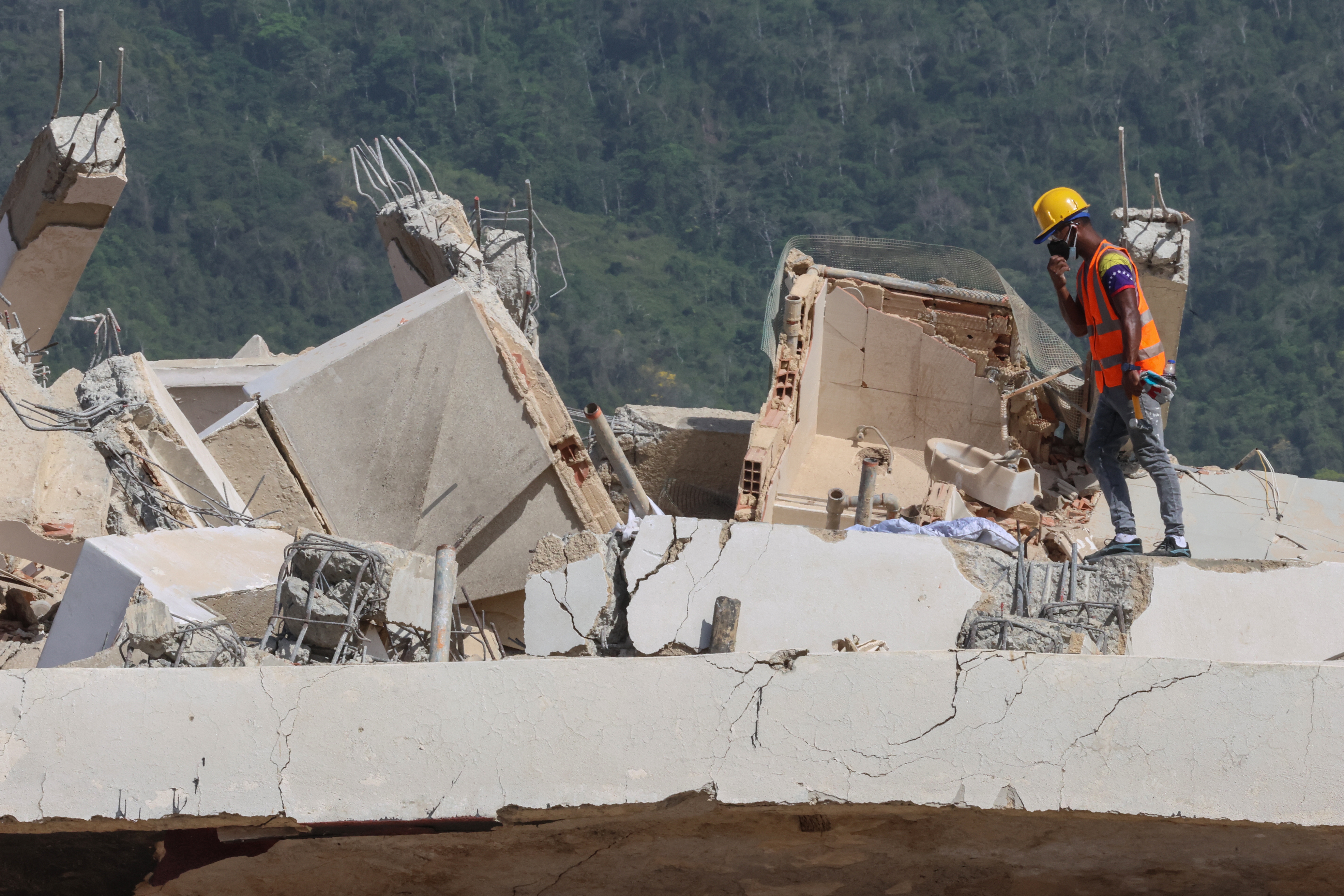 Venezuela'daki ölümcül depremler ABD destekli hükümeti sınava çekiyor