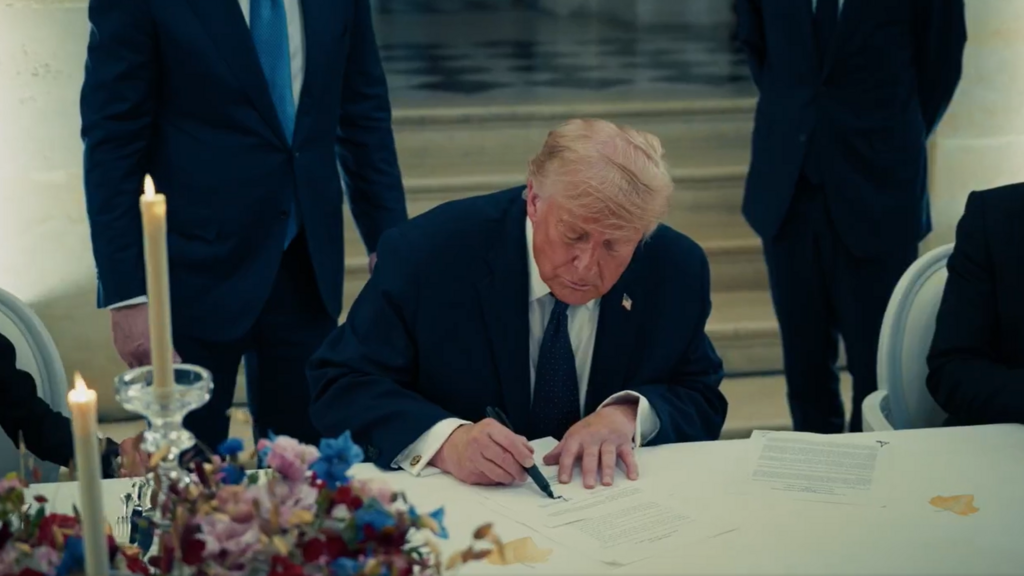 Versay’da Sürpriz İmza: Trump’tan İran’a Mutabakat