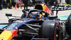 Verstappen Malezya'da ilk antrenmanda zirvede