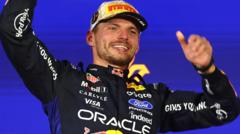 Verstappen Singapur'da ilk zaferini kazandı