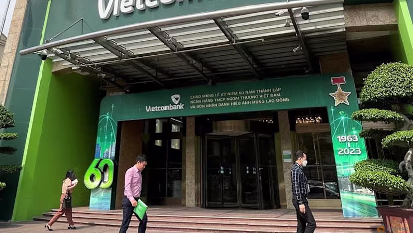 Vietnam bankaları 7 milyar dolarlık hisse satışıyla yatırımcı arıyor
