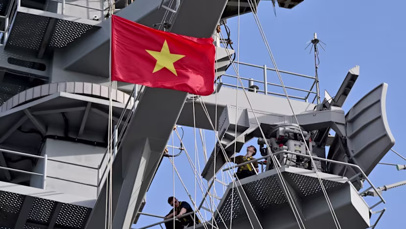 Vietnam'dan tarihi savunma hamlesi: İlk yerli denizaltı karşıtı savaş gemisi inşası başladı