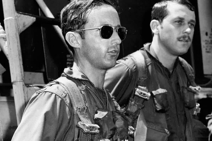 Vietnamlı Kahraman Pilot Bob Lodge İçin Onur Madalyası Teklifi
