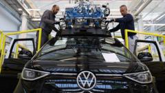 Volkswagen’den 100 Bin Kişilik İşten Çıkarma Planına Onay