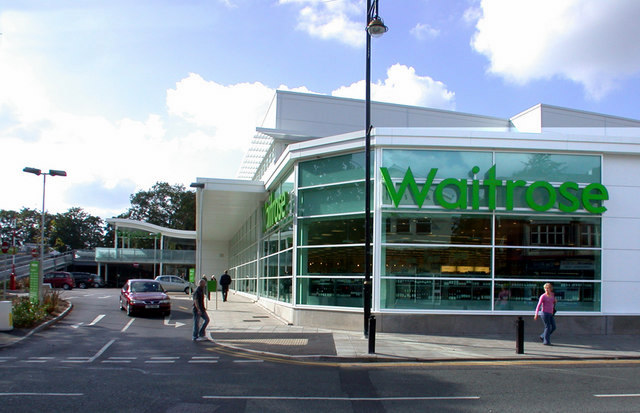 Waitrose 8 yıl sonra ilk yeni süpermarketini Londra'da açtı