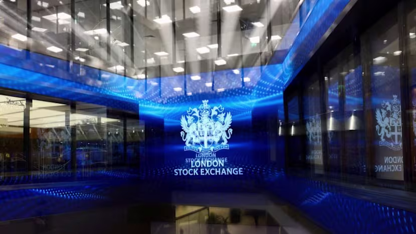 Wall Street ve Petrol Fiyatları Duraksıyor: Gözler SK Hynix ve Orta Doğu'da