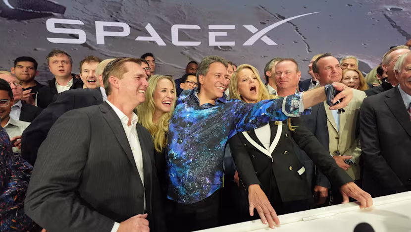 Wall Street yükseldi, petrol düştü: SpaceX Nasdaq'ta dev giriş