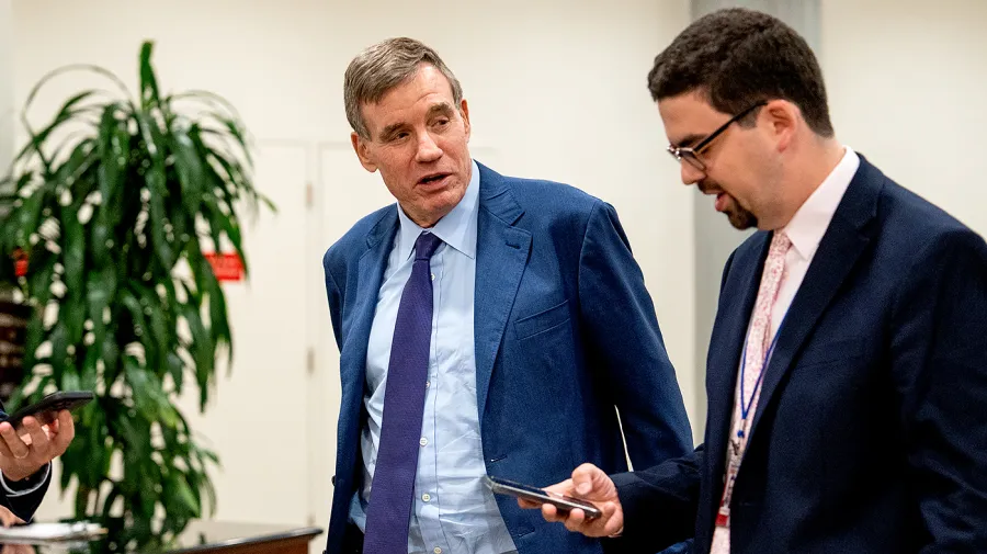 Warner'dan Trump'a sert suçlama: 'Güvenli seçim istemiyor