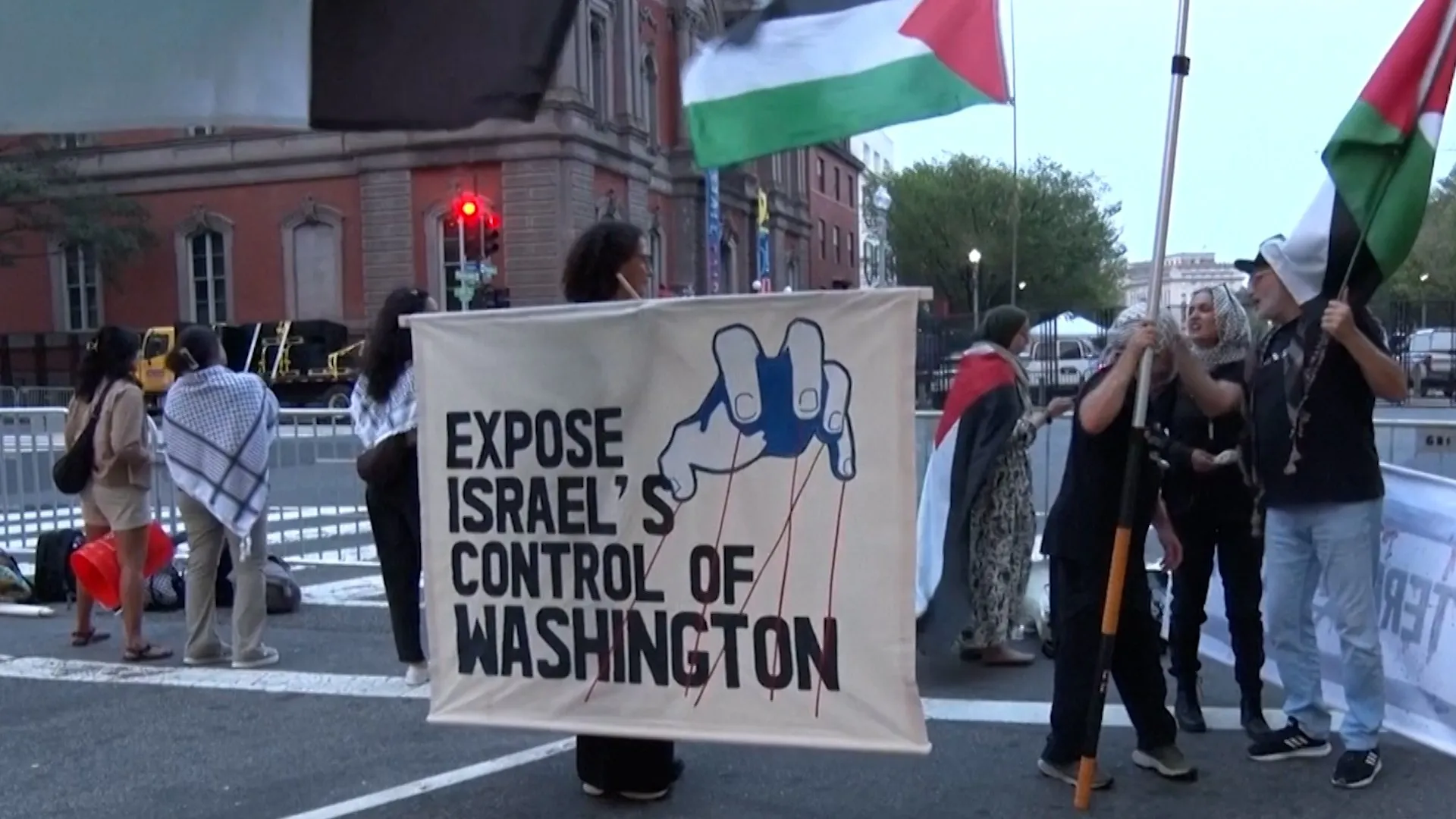 Washington'da Netanyahu konvoyuna protesto: 'Savaş suçlusu
