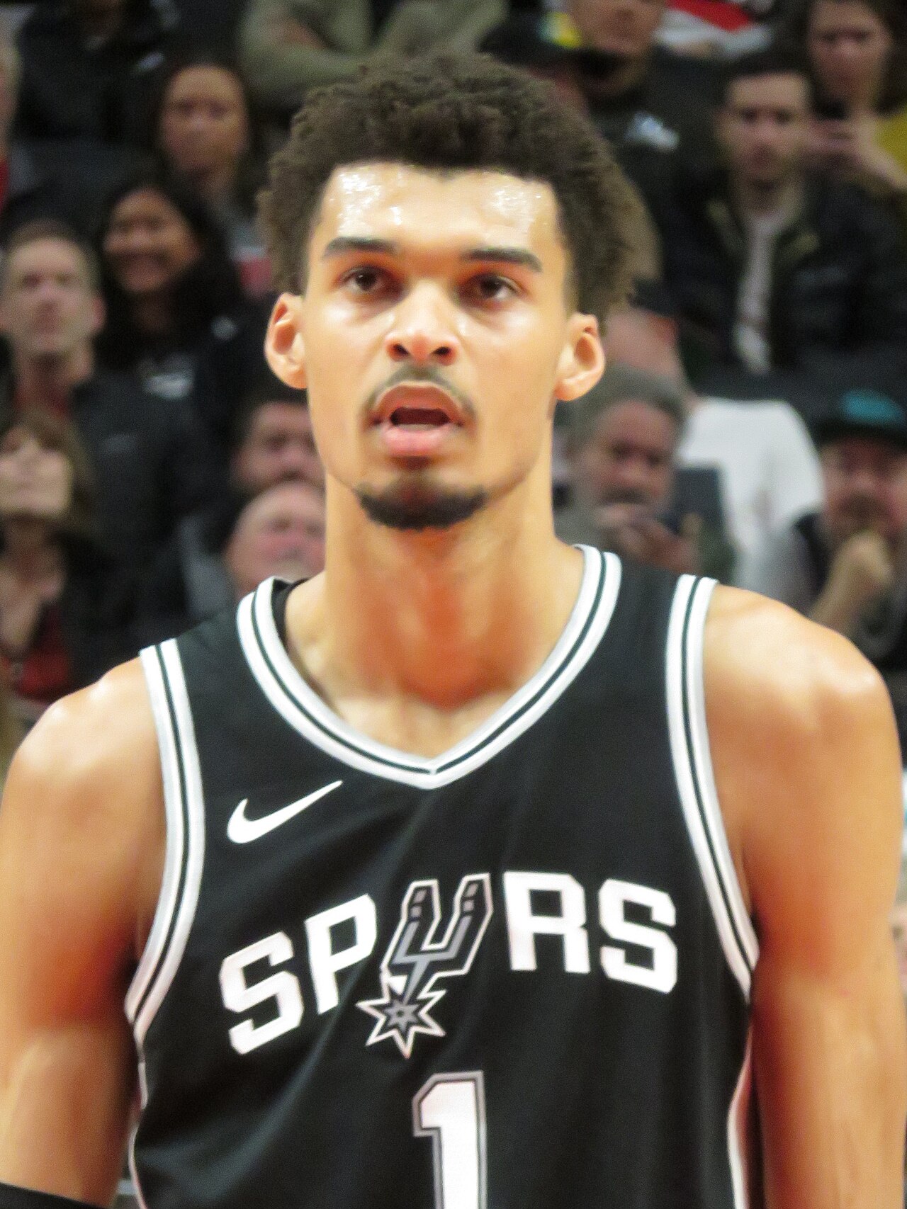 Wembanyama NBA 2K27 Kapağı: Clark ve Rose'a Övgü