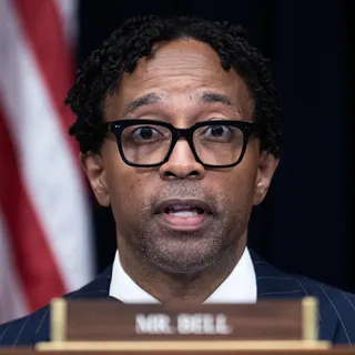 Wesley Bell, DSA destekli Cori Bush'u devirerek kurumsal Demokratlara nadir bir zafer kazandırdı