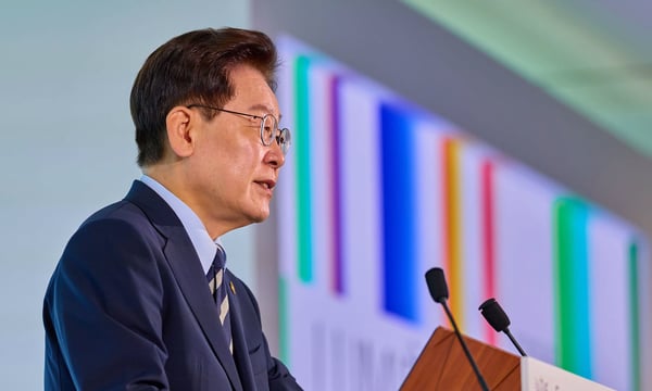 Why Is Lee Jae-myung’s Approval Rating Dropping